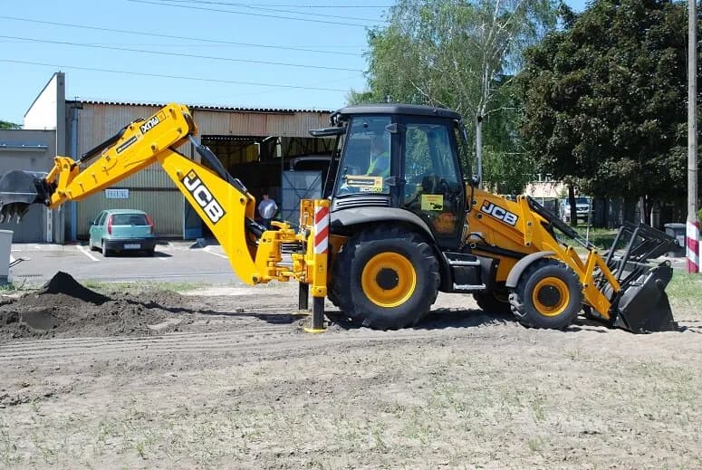 Jakie prawo jazdy na koparkę jest potrzebne? Wymagania i uprawnienia wyjaśnione