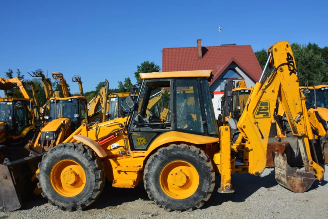 Jak wybrać najlepszą koparko-ładowarkę do 50 tys. zł bez popełniania błędów?