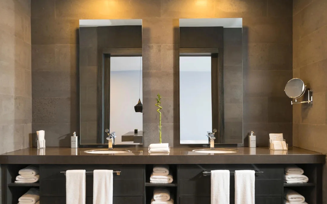 Jakie światło do łazienki: ciepłe czy zimne? Wybierz mądrze!