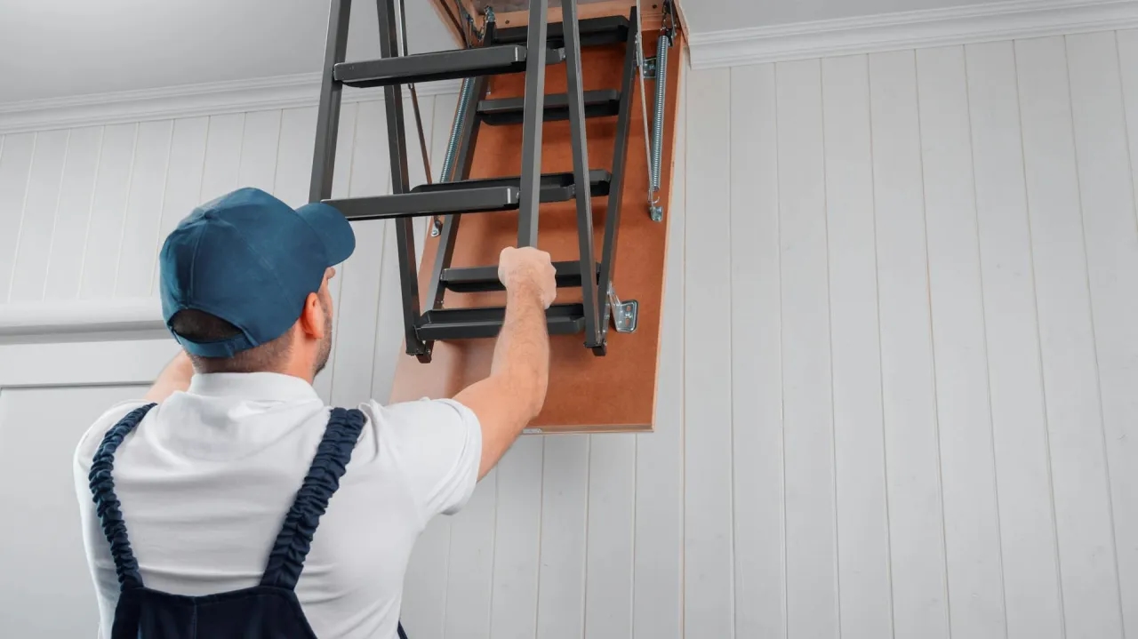 Jak zamaskować wejście na strych i zyskać estetyczne wnętrze